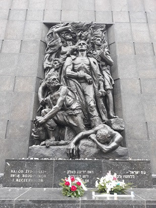 b2ap3_large_Monument_to_the_Ghetto_Heroes_Warsaw_04_k_20250417-122121_1